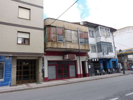 Foto 1 de Casa en venda a Villarcayo de Merindad de Castilla la Vieja de 1 habitació i 300 m²