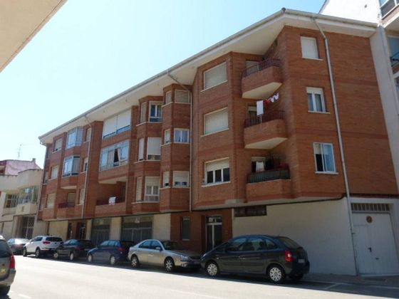 Foto 1 de Venta de piso en Villarcayo de Merindad de Castilla la Vieja de 2 habitaciones con garaje y balcón