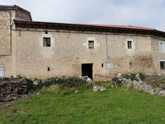 Foto 1 de Xalet en venda a Valle de Manzanedo de 3 habitacions i 281 m²
