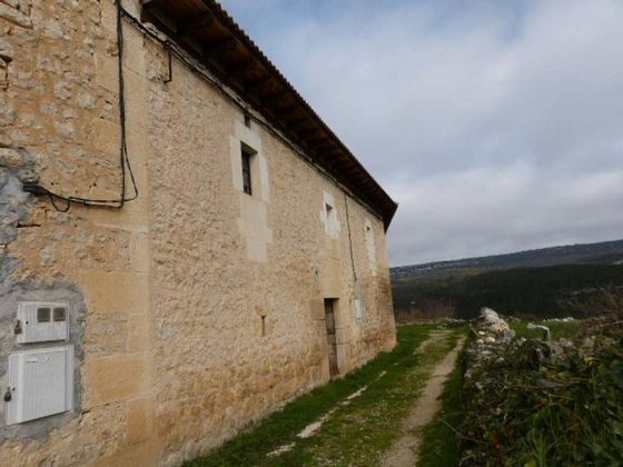 Foto 2 de Xalet en venda a Valle de Manzanedo de 3 habitacions i 281 m²