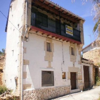 Foto 1 de Xalet en venda a Valle de Valdebezana de 3 habitacions amb jardí i balcó