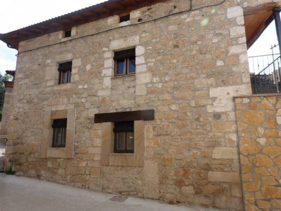Foto 2 de Casa en venta en Valle de Manzanedo de 3 habitaciones con balcón y aire acondicionado