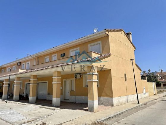 Foto 1 de Casa adossada en venda a Calera y Chozas de 5 habitacions amb terrassa i garatge