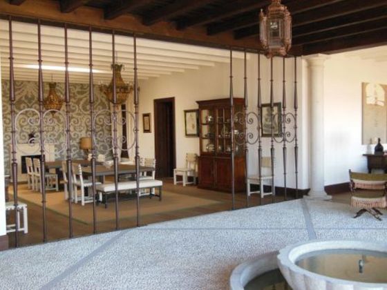 Foto 1 de Xalet en venda a Los Cigarrales-La Bastida de 8 habitacions amb terrassa i piscina