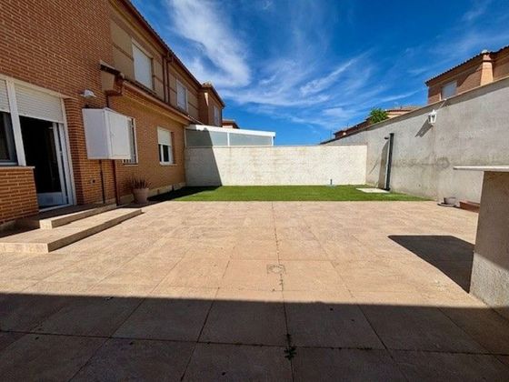 Foto 2 de Casa en lloguer a Nambroca de 4 habitacions amb terrassa i garatge