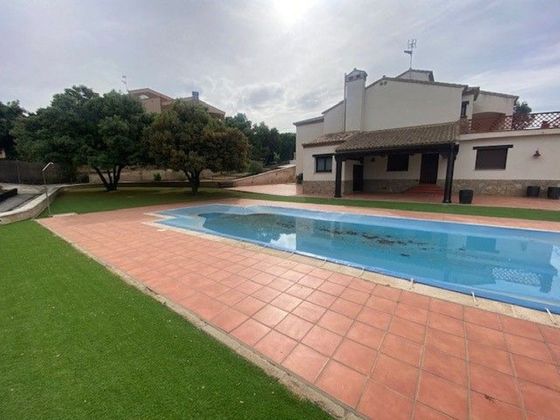 Foto 1 de Venta de chalet en Los Cigarrales-La Bastida de 10 habitaciones con terraza y piscina