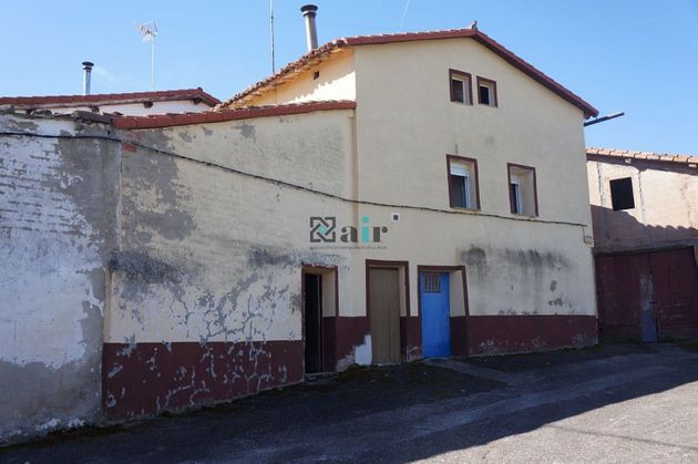 Foto 1 de Casa en venda a Manzanares de Rioja de 1 habitació i 177 m²