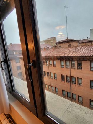 Foto 1 de Dúplex en venda a Centro - Palencia de 3 habitacions amb garatge i calefacció