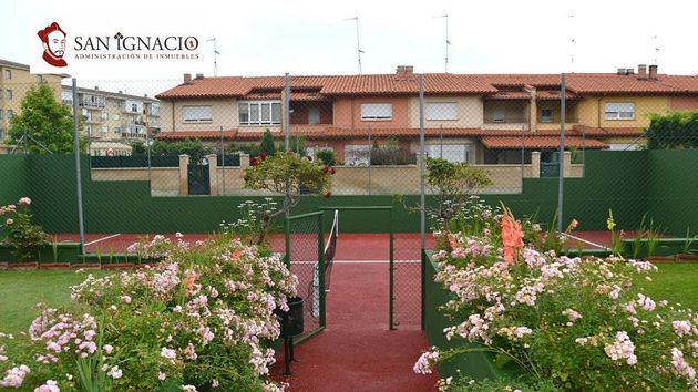 Foto 2 de Venta de piso en Villarcayo de Merindad de Castilla la Vieja de 2 habitaciones con terraza y piscina