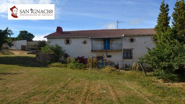 Foto 1 de Casa rural en venda a Villarcayo de Merindad de Castilla la Vieja de 3 habitacions amb balcó