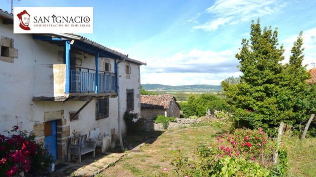 Foto 2 de Casa rural en venda a Villarcayo de Merindad de Castilla la Vieja de 3 habitacions amb balcó