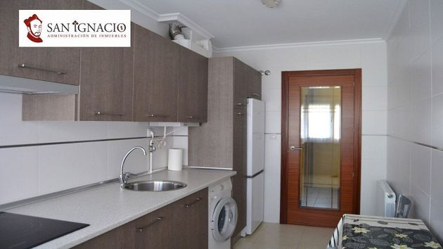 Foto 2 de Venta de piso en Villarcayo de Merindad de Castilla la Vieja de 2 habitaciones con garaje y calefacción