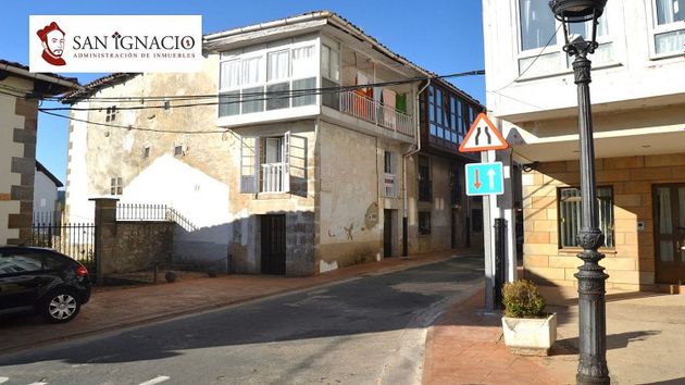 Foto 1 de Casa en venda a Valle de Valdebezana de 4 habitacions amb balcó i calefacció