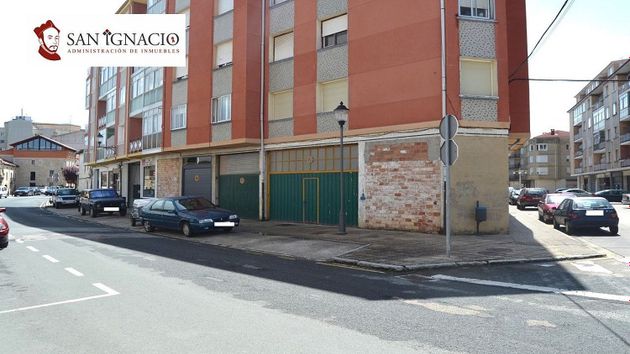 Foto 1 de Venta de piso en Villarcayo de Merindad de Castilla la Vieja de 3 habitaciones con terraza y calefacción