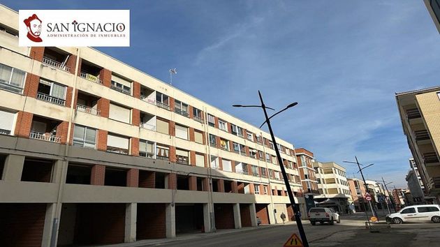 Foto 1 de Venta de piso en Villarcayo de Merindad de Castilla la Vieja de 3 habitaciones con balcón y calefacción