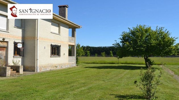 Foto 2 de Xalet en venda a Villarcayo de Merindad de Castilla la Vieja de 8 habitacions amb terrassa i piscina