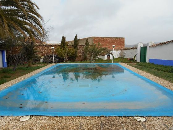 Foto 1 de Casa adossada en venda a calle Real de 4 habitacions amb terrassa i piscina