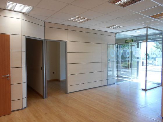 Foto 1 de Alquiler de oficina en calle Rosalia de Castro de 244 m²