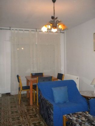 Foto 2 de Venta de piso en calle De Pedrera Baja de 4 habitaciones con terraza y calefacción