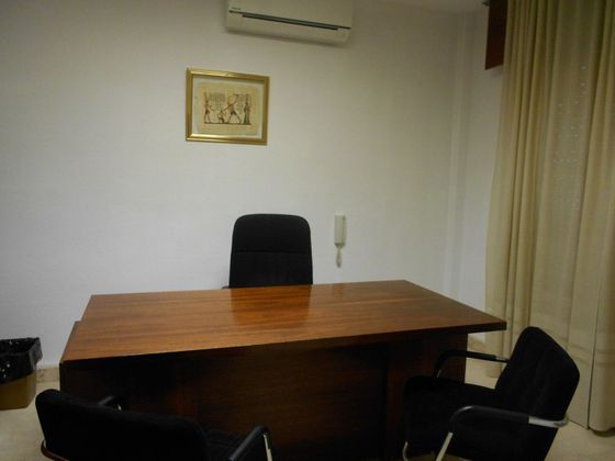 Foto 1 de Oficina en lloguer a calle Ramón y Cajal amb aire acondicionat