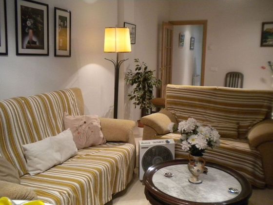 Foto 1 de Pis en venda a calle Bascula de 3 habitacions amb garatge i mobles