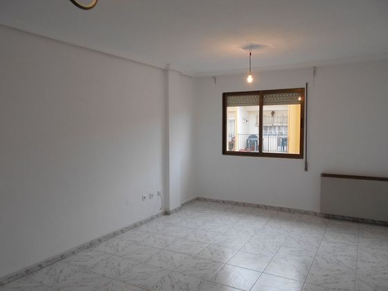 Foto 2 de Dúplex en venda a Centro - El Pilar de 4 habitacions amb terrassa i garatge