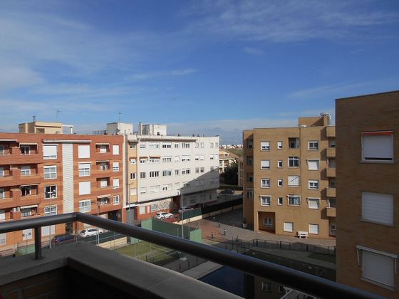 Foto 1 de Piso en venta en Universidad de 4 habitaciones con terraza y piscina