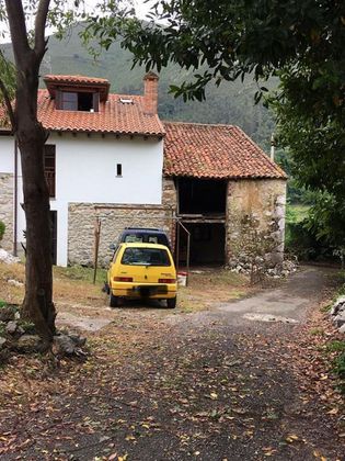 Foto 2 de Casa en venda a Pría-Nueva-Hontoria-Naves de 4 habitacions amb jardí