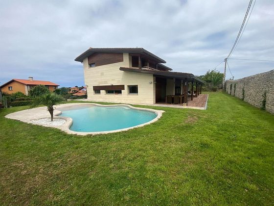 Foto 1 de Xalet en venda a Celorio-Poó-Parres de 6 habitacions amb terrassa i piscina