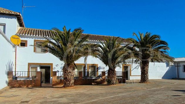 Foto 1 de Casa rural en venta en calle Albacete de 7 habitaciones y 500 m²