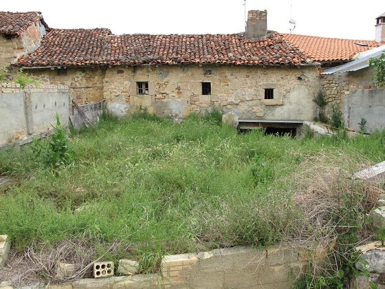 Foto 2 de Venta de casa rural en Valle de Tobalina de 2 habitaciones y 320 m²