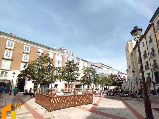 Foto 2 de Piso en venta en Centro - Burgos de 3 habitaciones con terraza y calefacción