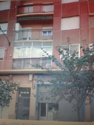 Foto 2 de Local en alquiler en calle La Mosquetera de 85 m²