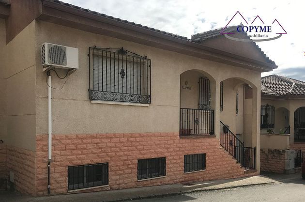 Foto 1 de Casa adossada en venda a Puebla de Montalbán (La) de 4 habitacions amb terrassa i garatge