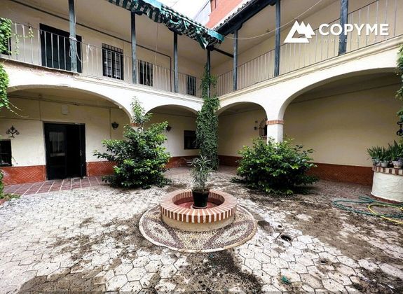 Foto 1 de Chalet en venta en Torrijos de 10 habitaciones con terraza y jardín