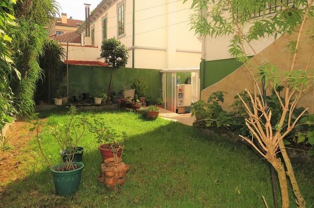 Foto 1 de Chalet en venta en Ensanche - Sar de 6 habitaciones con garaje y jardín