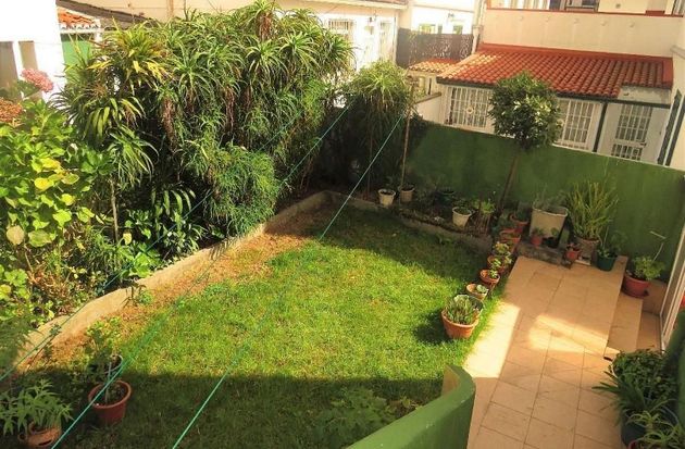 Foto 2 de Xalet en venda a Ensanche - Sar de 6 habitacions amb garatge i jardí
