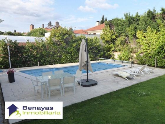 Foto 1 de Xalet en venda a Santa Marta de Tormes de 6 habitacions amb terrassa i piscina
