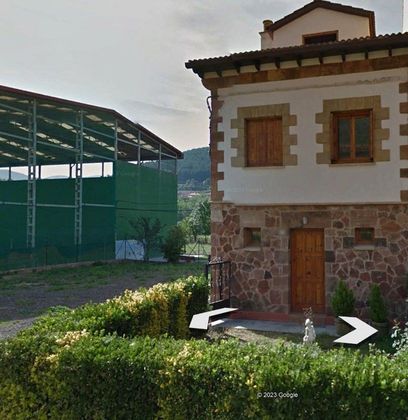 Foto 2 de Casa adossada en venda a Zorraquín de 4 habitacions amb jardí i calefacció
