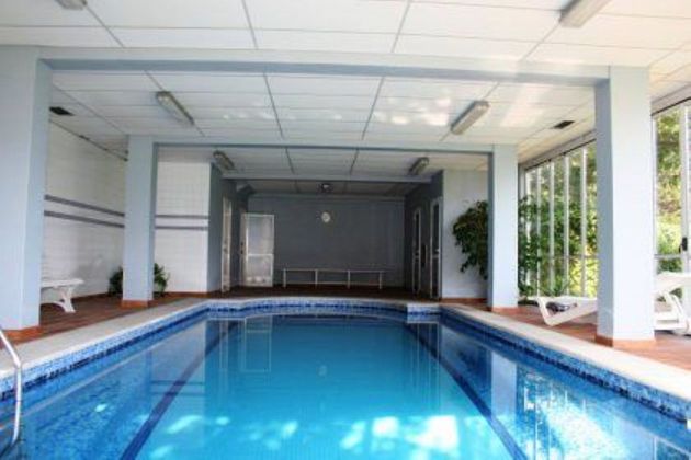 Foto 1 de Chalet en venta en Los Castros - Castrillón - Eiris de 5 habitaciones con piscina y jardín