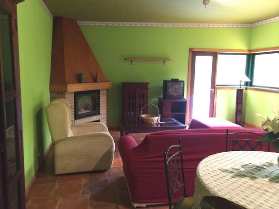 Foto 1 de Chalet en venta en Aranga de 2 habitaciones con terraza y piscina