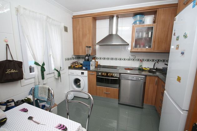 Foto 1 de Piso en venta en Santurtzi de 3 habitaciones con calefacción