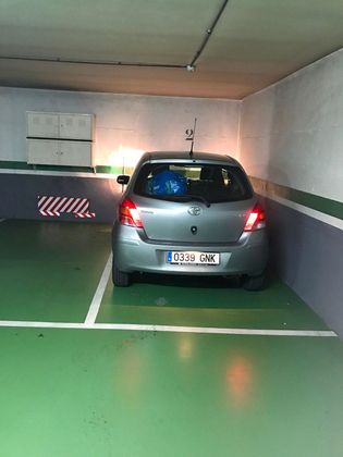 Foto 1 de Garatge en lloguer a Milán - Pumarín - Teatinos de 12 m²
