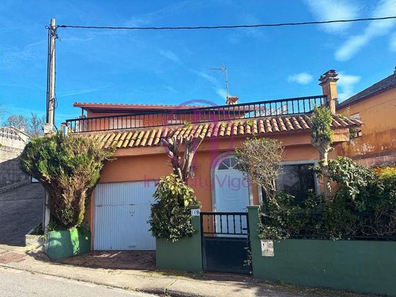 Foto 1 de Xalet en venda a Coruxo - Oia - Saiáns de 3 habitacions amb terrassa i garatge