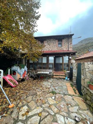 Foto 2 de Venta de chalet en Vegacervera de 2 habitaciones con garaje y jardín