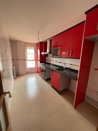 Foto 1 de Dúplex en venda a San Andrés del Rabanedo de 3 habitacions amb garatge i calefacció