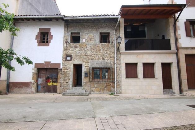 Foto 2 de Casa adosada en venta en calle Mikel Arregui de 3 habitaciones con calefacción