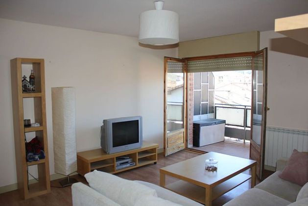 Foto 1 de Venta de piso en Olazti/Olazagutía de 3 habitaciones con balcón y calefacción