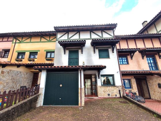 Foto 1 de Casa adossada en venda a calle Avellanal de 3 habitacions amb garatge i jardí