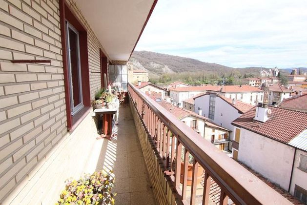 Foto 1 de Pis en venda a Olazti/Olazagutía de 3 habitacions amb balcó i calefacció